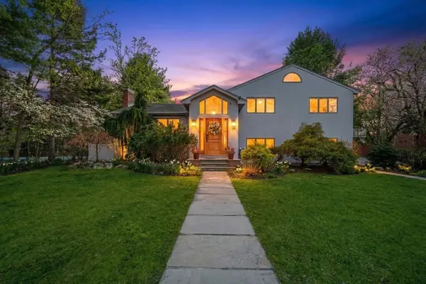 54 Oakvale Rd, Newton, MA 02468