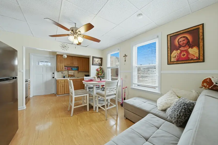 16 Thorndike St, Revere, MA 02151 - #3