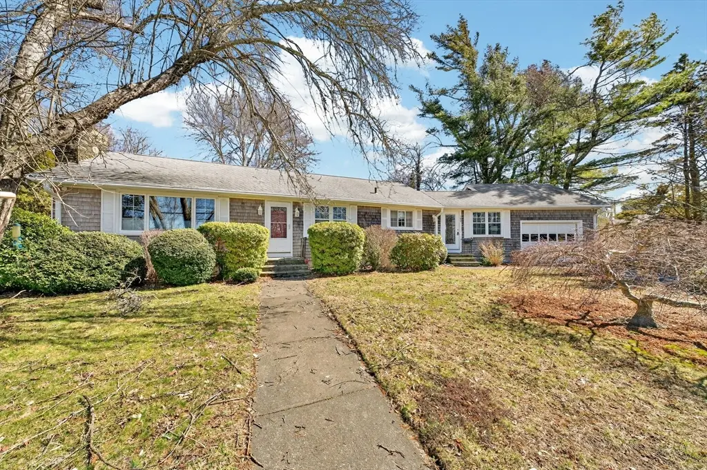 788 Dartmouth St, Dartmouth, MA 02748 - #1