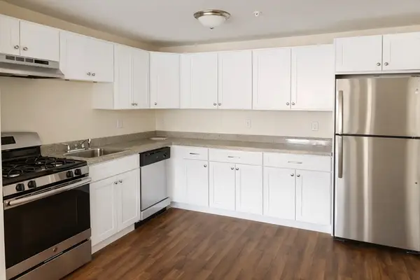 361 Hildreth St #24, Lowell, MA 01850