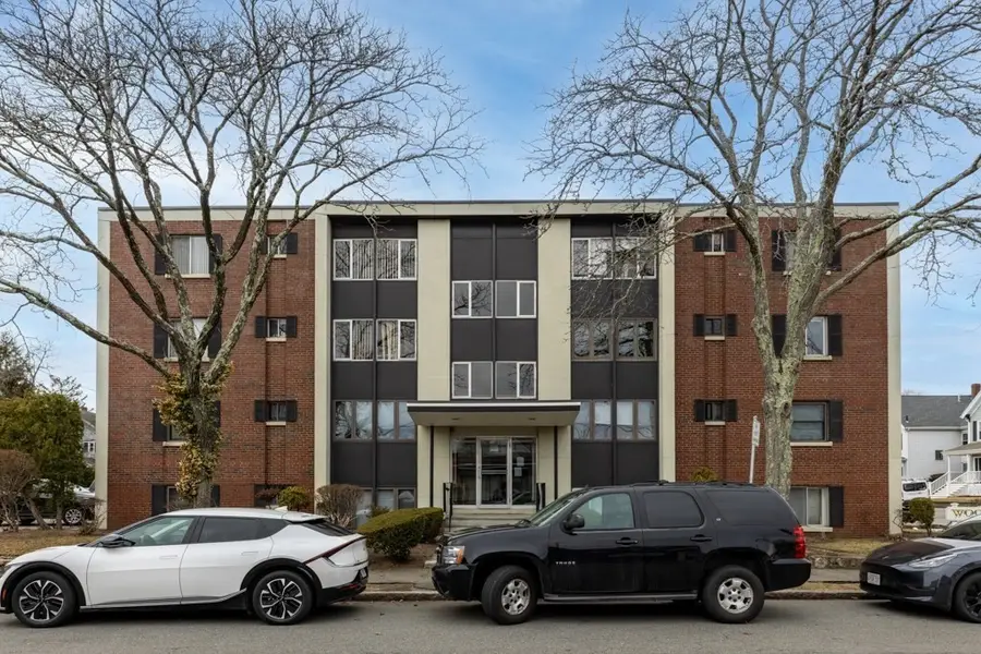 50 Tuttle St #12, Wakefield, MA 01880 - #2