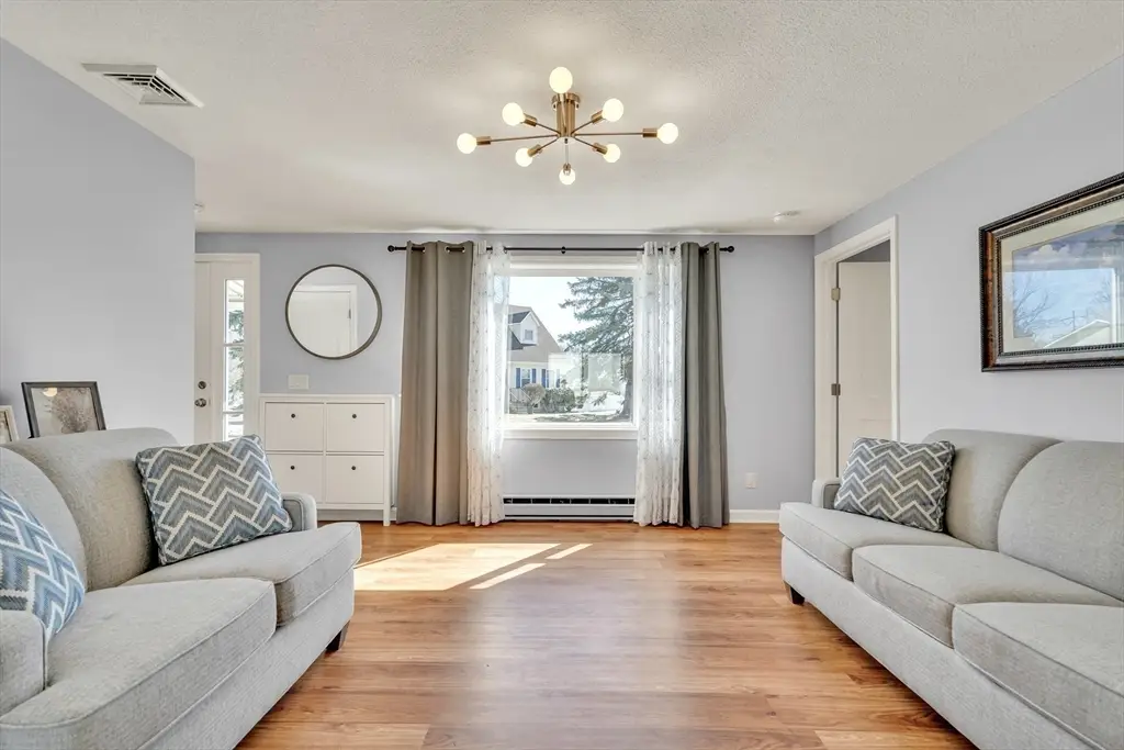 10 Gately Dr, Woburn, MA 01801 - #1