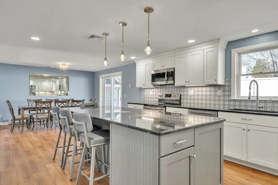 10 Gately Dr, Woburn, MA 01801 - #3