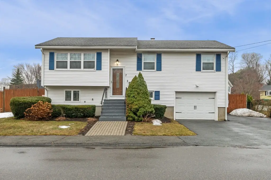 7 Gables Cir, Salem, MA 01970 - #1