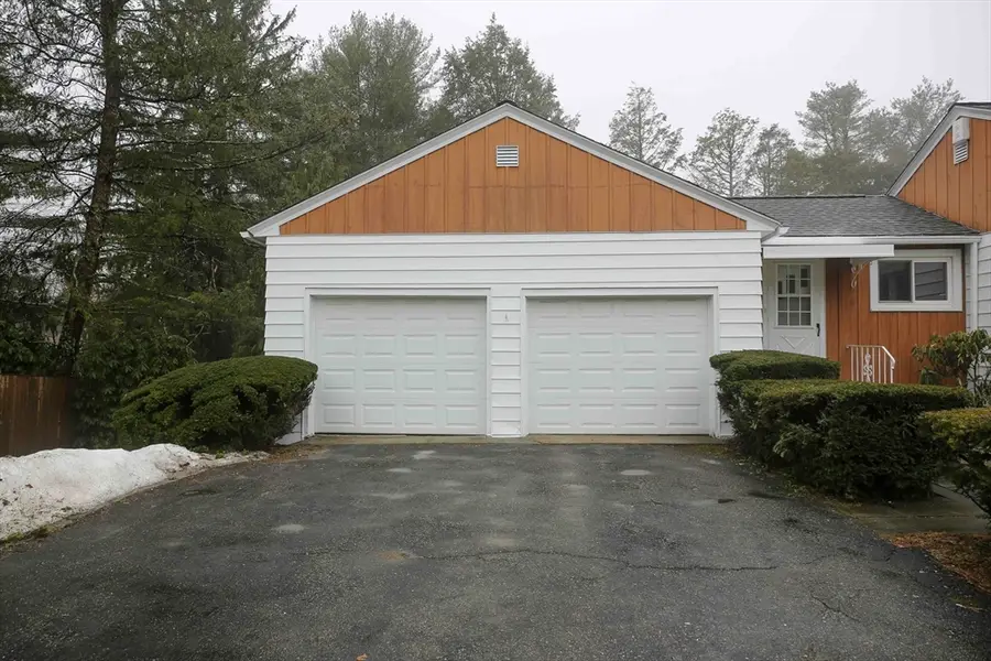 437 Salisbury St, Worcester, MA 01609 - #3