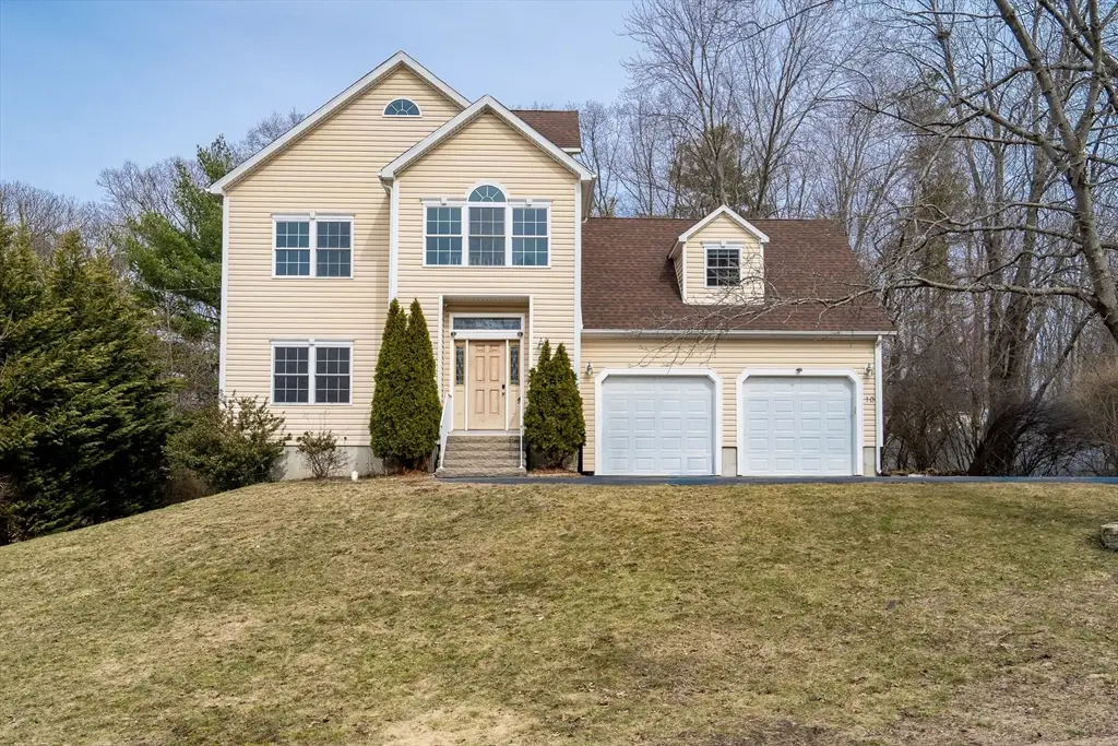 10 Moss St, Burlington, MA 01803 - #1