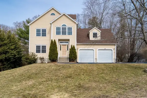 10 Moss St, Burlington, MA 01803