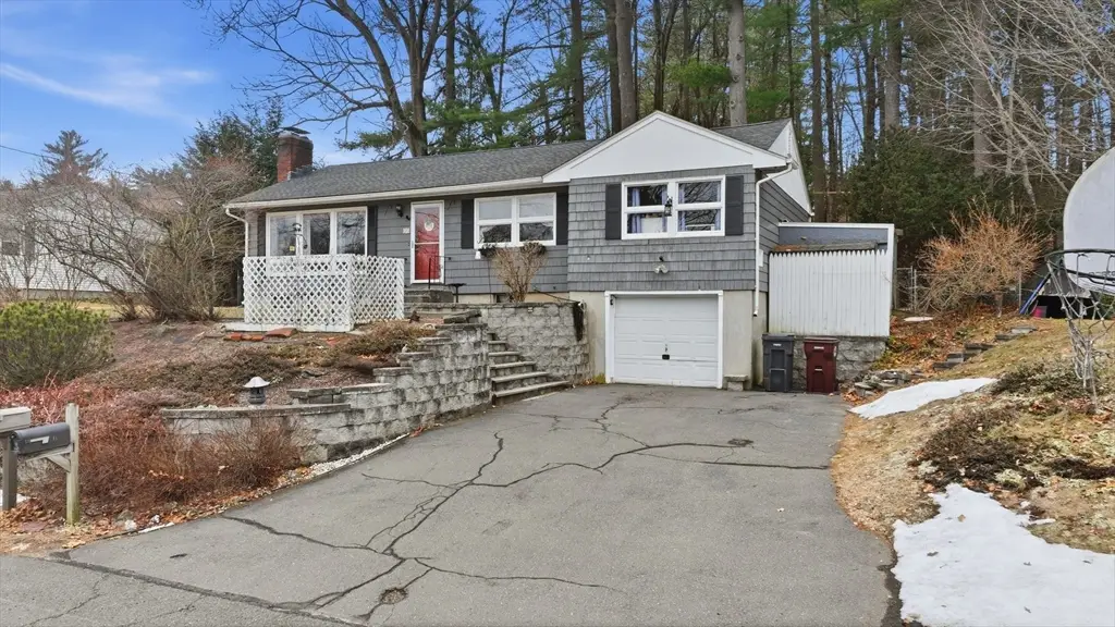 11 Laurel Ter, Westfield, MA 01085 - #1