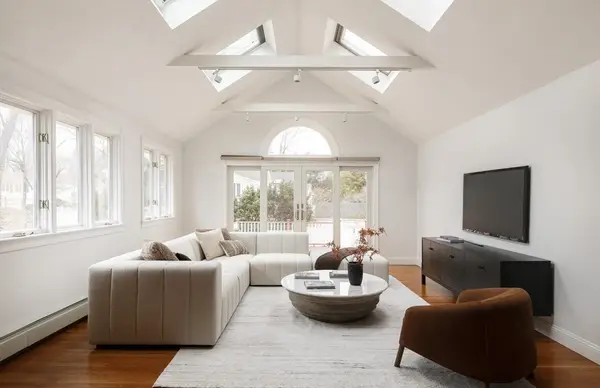 1321 Beacon St, Newton, MA 02468