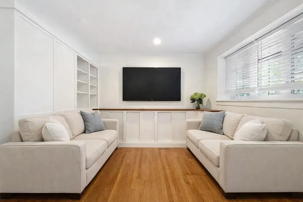 549 Centre St #2, Newton, MA 02458 - #1