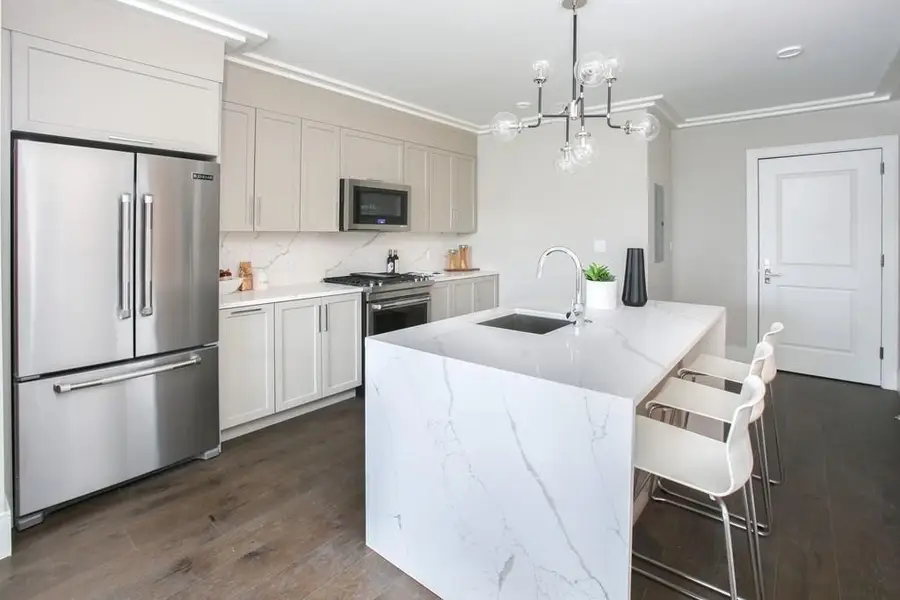 214 Market St #208, Boston, MA 02135 - #2