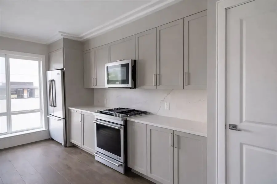 214 Market St #208, Boston, MA 02135 - #3