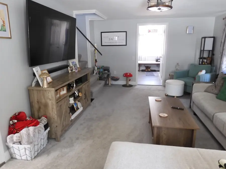 19 S. Hunt Rd, Amesbury, MA 01913 - #3