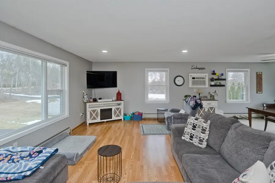 206 Franklin Street, Belchertown, MA 01007 - #2