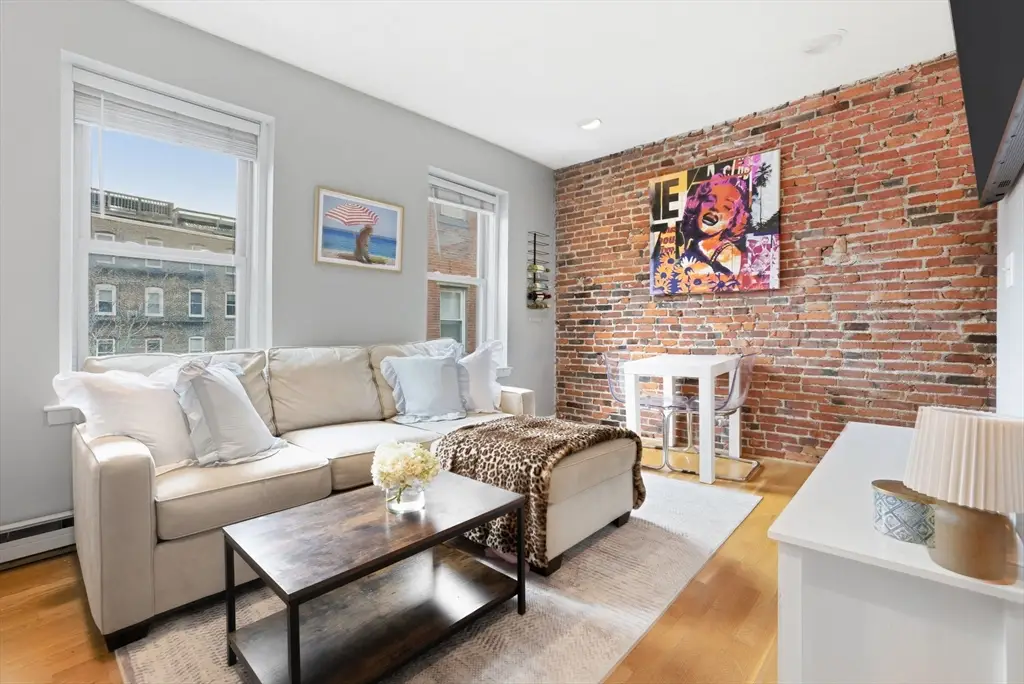 16 Foster St #7, Boston, MA 02109 - #1