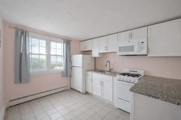 180 Tyngsboro Rd #17A, Chelmsford, MA 01863