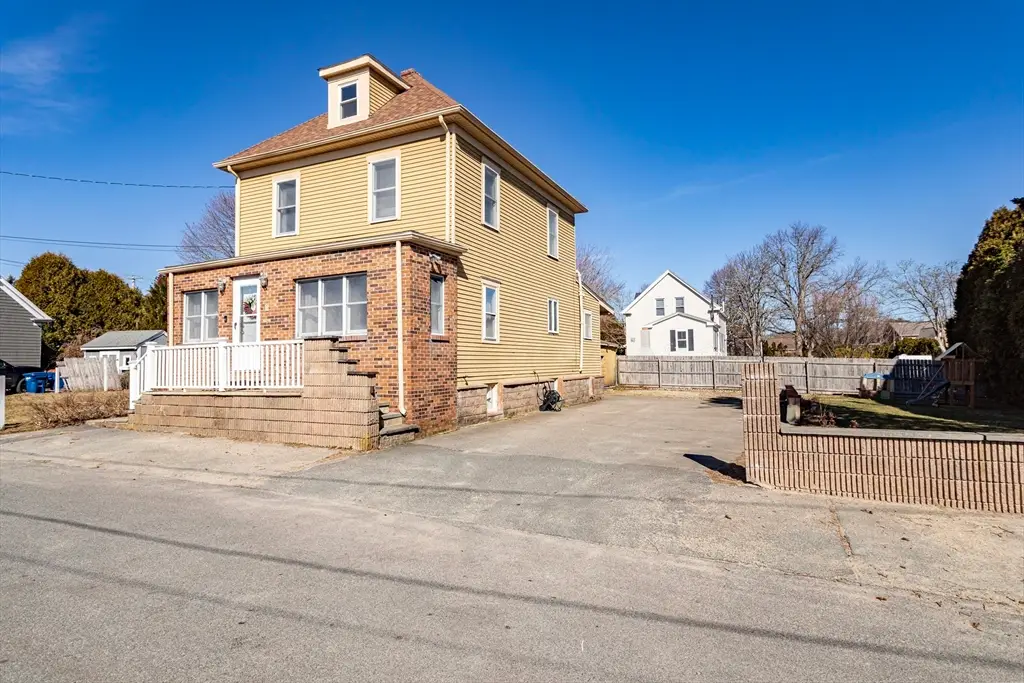 4 Page Street, Fairhaven, MA 02719 - #1