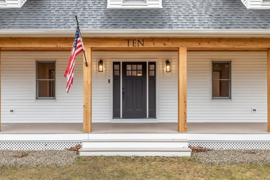 10 Alden St, Ludlow, MA 01056 - #2