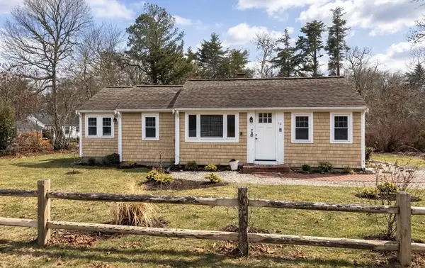 12 Indian Trl, Dennis, MA 02639