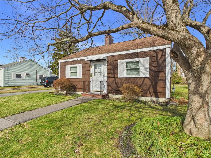 44 Belmont St, Taunton, MA 02780 - #3