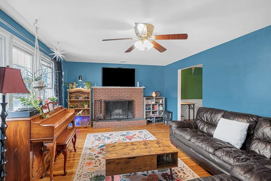 7 Douglas Dr, Salem, NH 03079 - #2