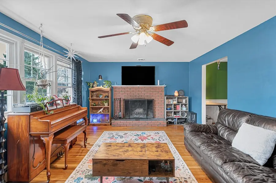 7 Douglas Dr, Salem, NH 03079 - #3