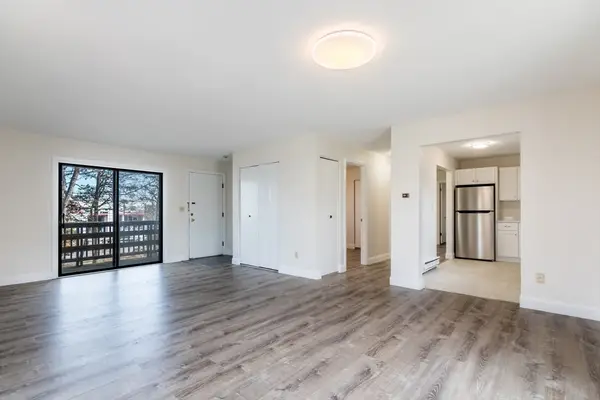 800 Bearses Way #3NE, Barnstable, MA 02601