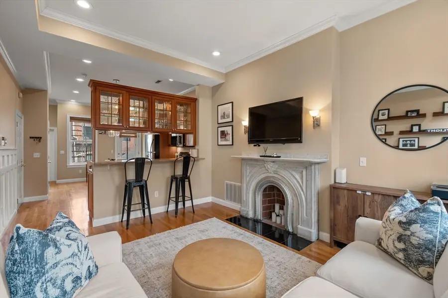 17 Salem St #2, Boston, MA 02129 - #3