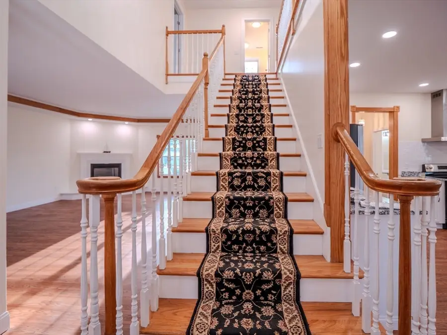 33 Lakeside Dr, Shrewsbury, MA 01545 - #2