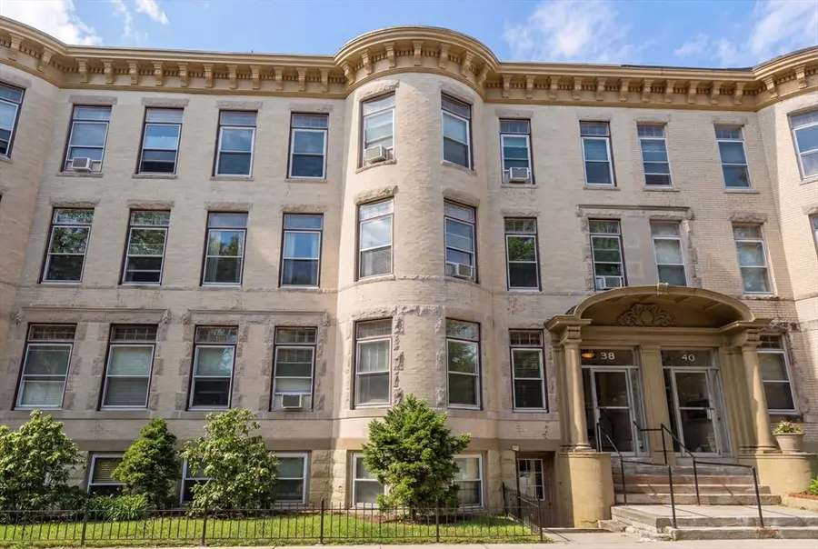 38 Winchester Street #4, Brookline, MA 02446 - #2