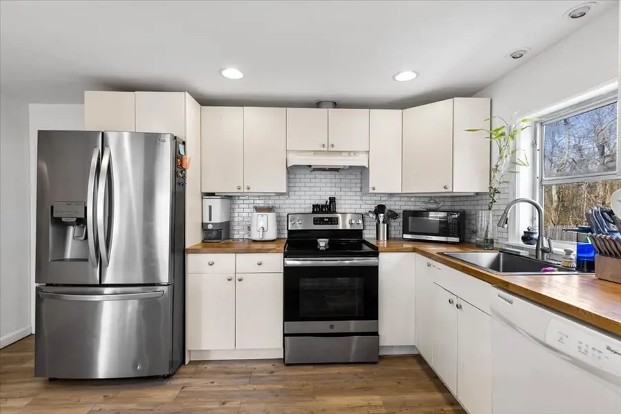 45 Groveland St, Abington, MA 02351 - #3