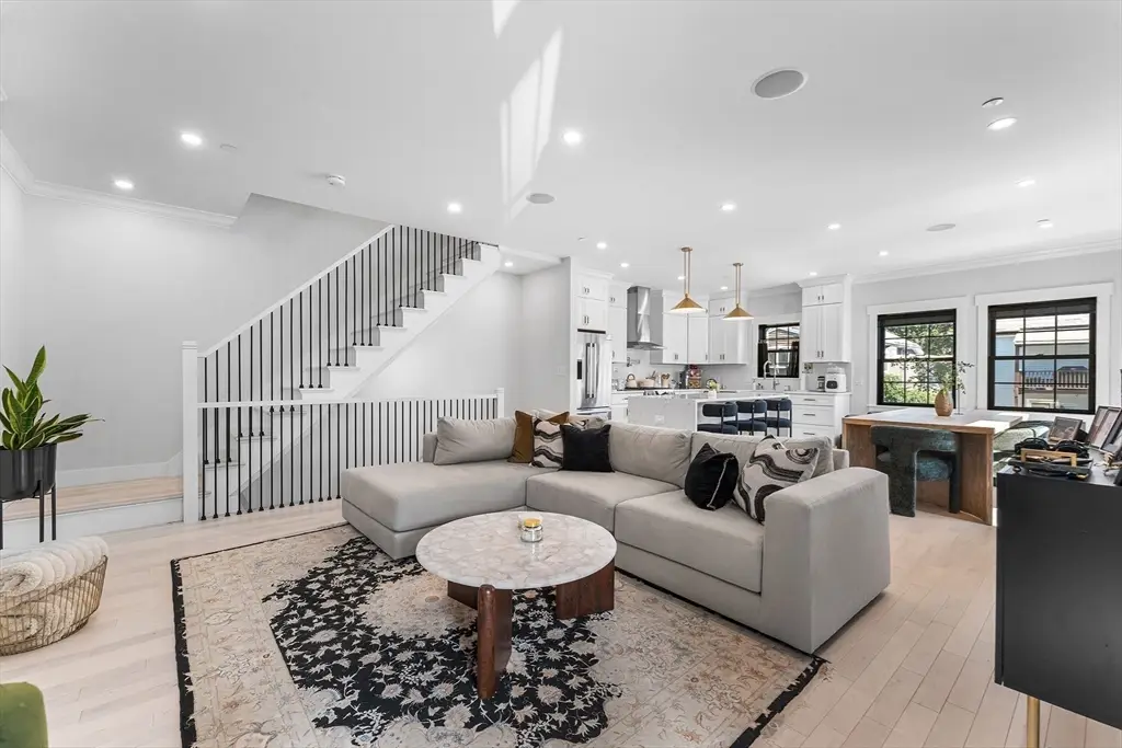 11 Lowell St #B, Arlington, MA 02476 - #1