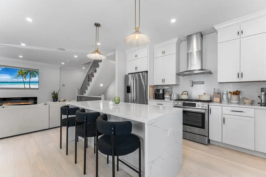 11 Lowell St #B, Arlington, MA 02476 - #2