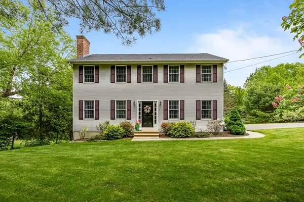 16 Peterson Rd, Palmer, MA 01069