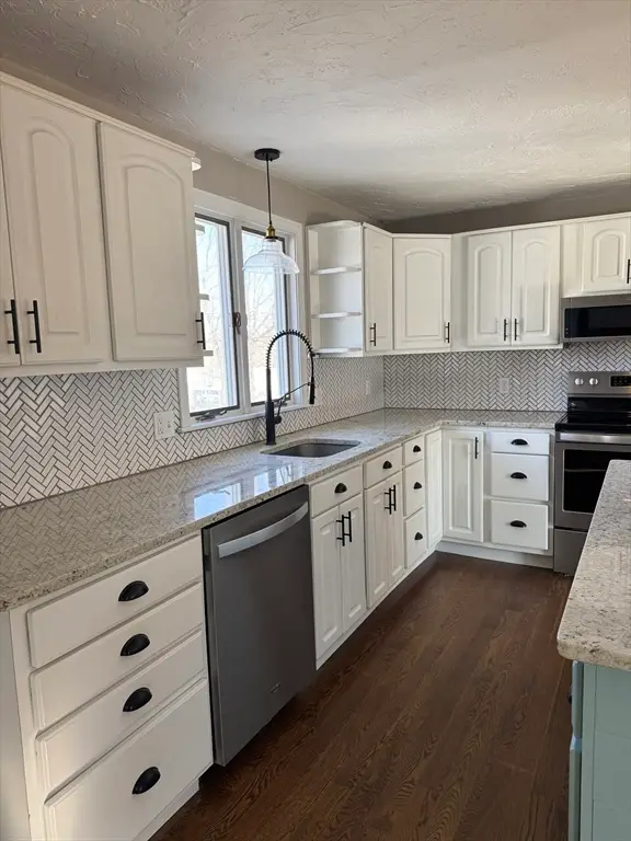 86 E Main St, Ayer, MA 01432 - #2