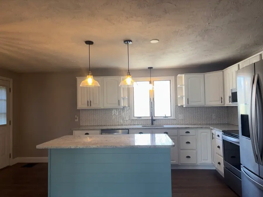 86 E Main St, Ayer, MA 01432 - #3