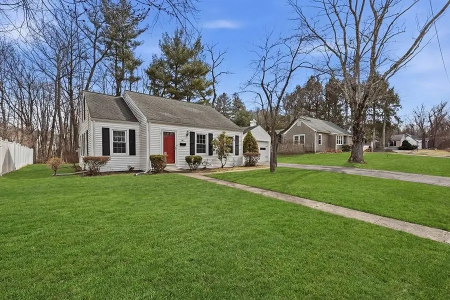 20 Hillside Ave, South Hadley, MA 01075 - #1