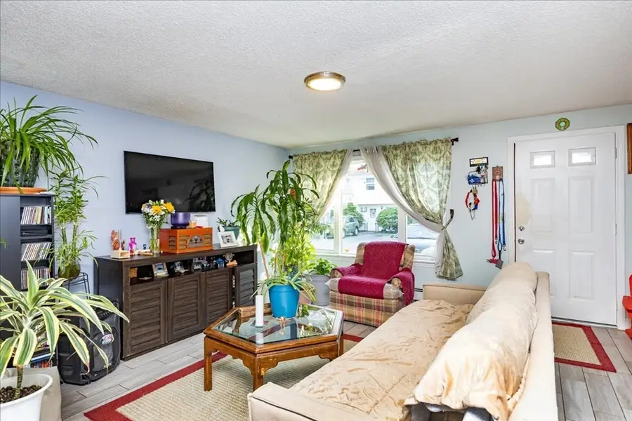 945 Riverside Dr #8A, Methuen, MA 01844 - #3