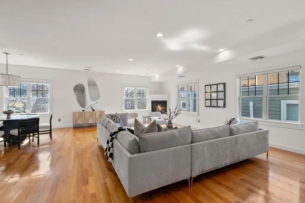 345 W Broadway #9, Boston, MA 02127 - #1