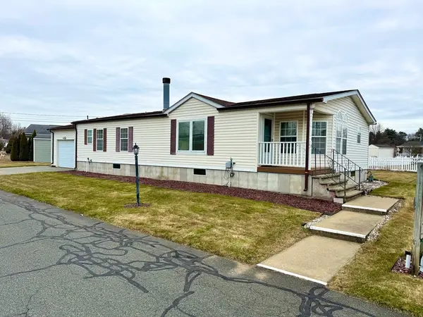 11 Gala Way, Springfield, MA 01119