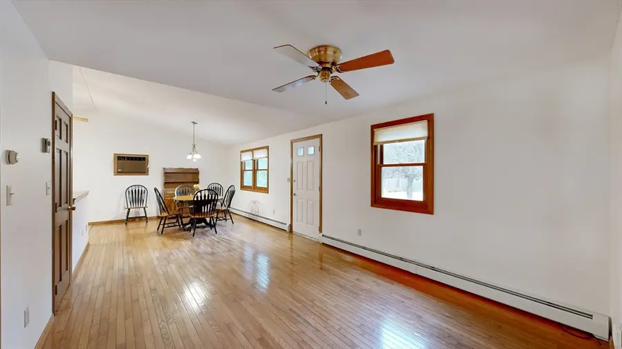 33 Warren Ave, Middleboro, MA 02346 - #3