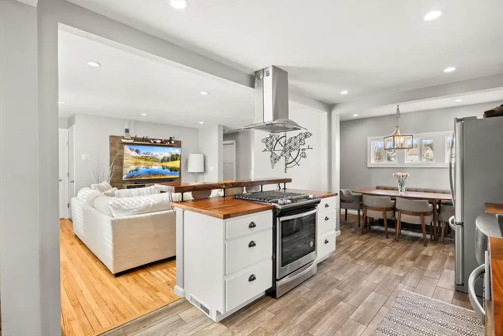 82 Canton St, Stoughton, MA 02072 - #1