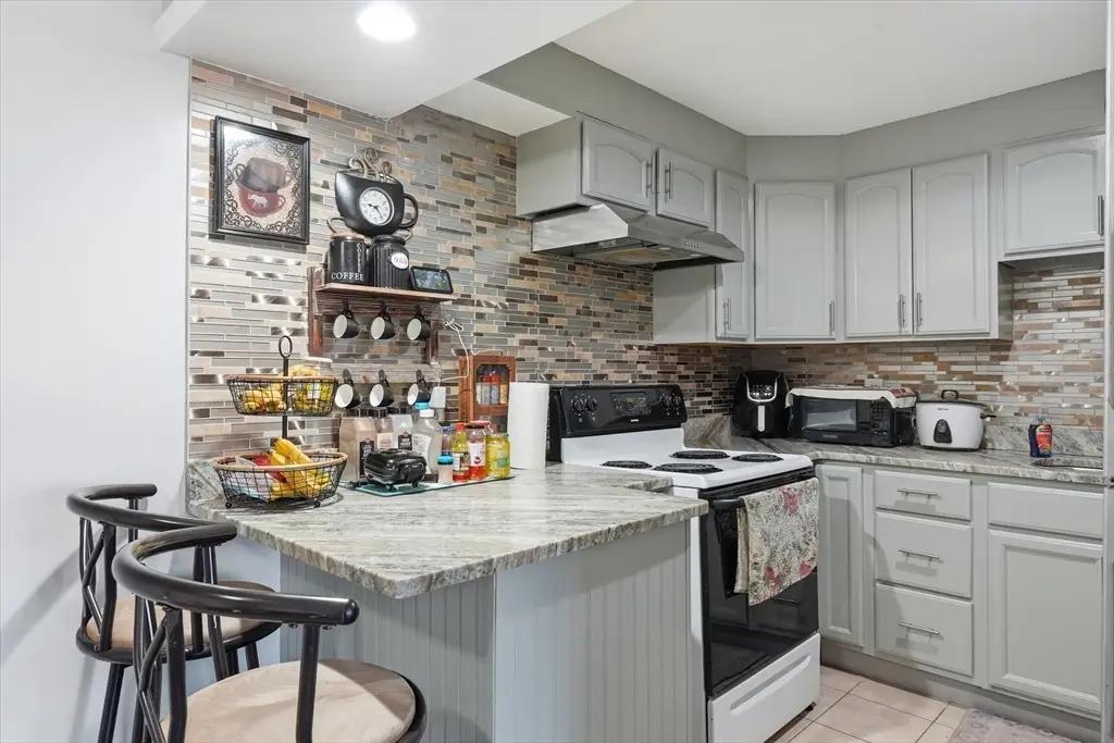 81 Colonel Bell Dr #9, Brockton, MA 02301 - #1