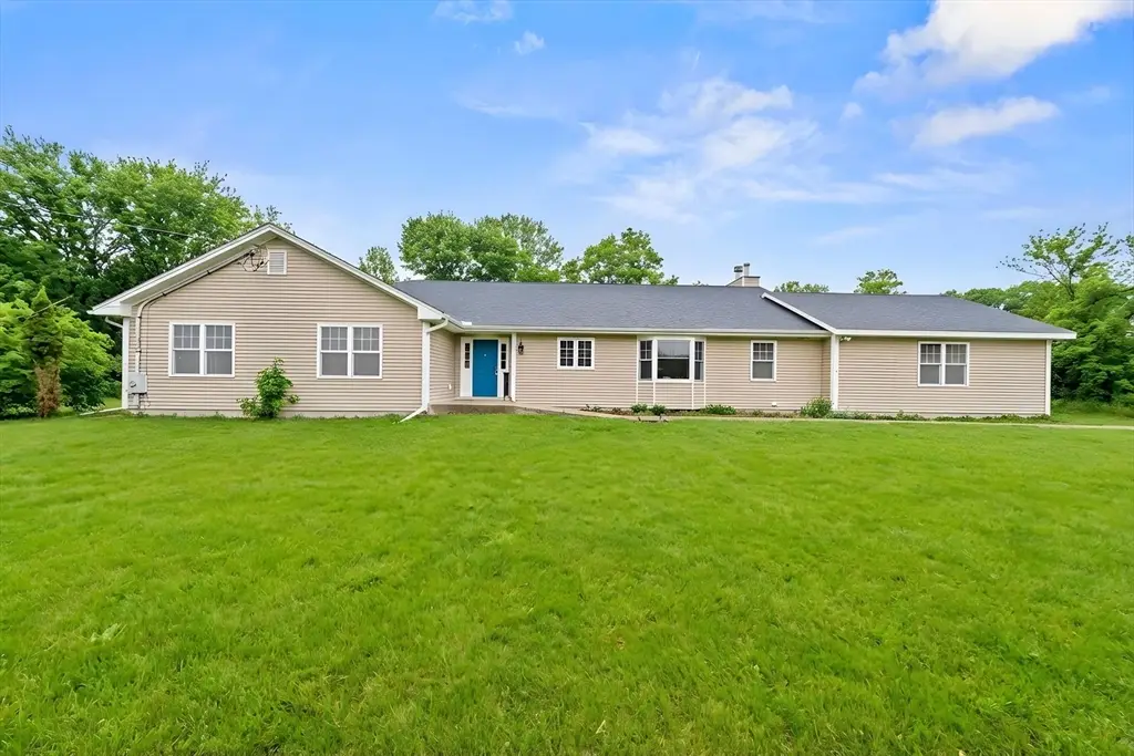 74 Pompositticut St, Stow, MA 01775 - #1