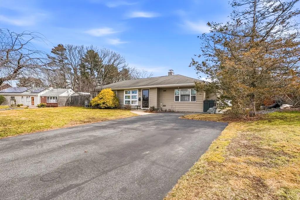 46 Brookfield Cir, Framingham, MA 01701 - #1