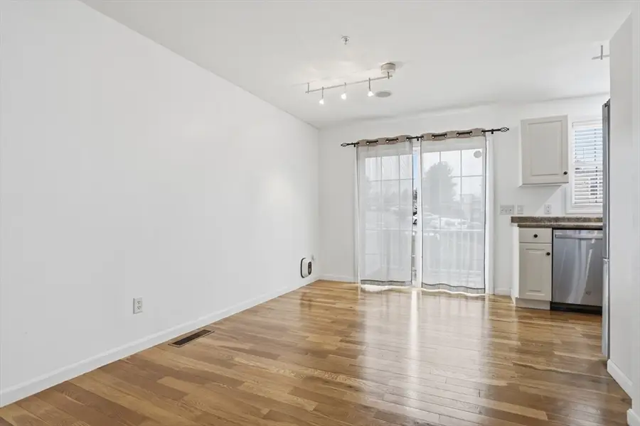 1401 Pawtucket Blvd #2, Lowell, MA 01854 - #3