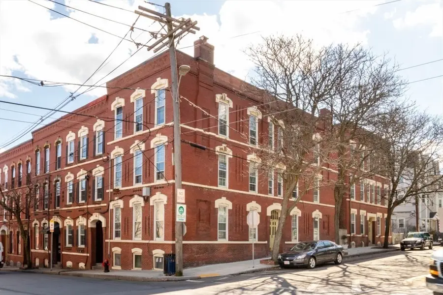 35 Chestnut St #2, Chelsea, MA 02150 - #3