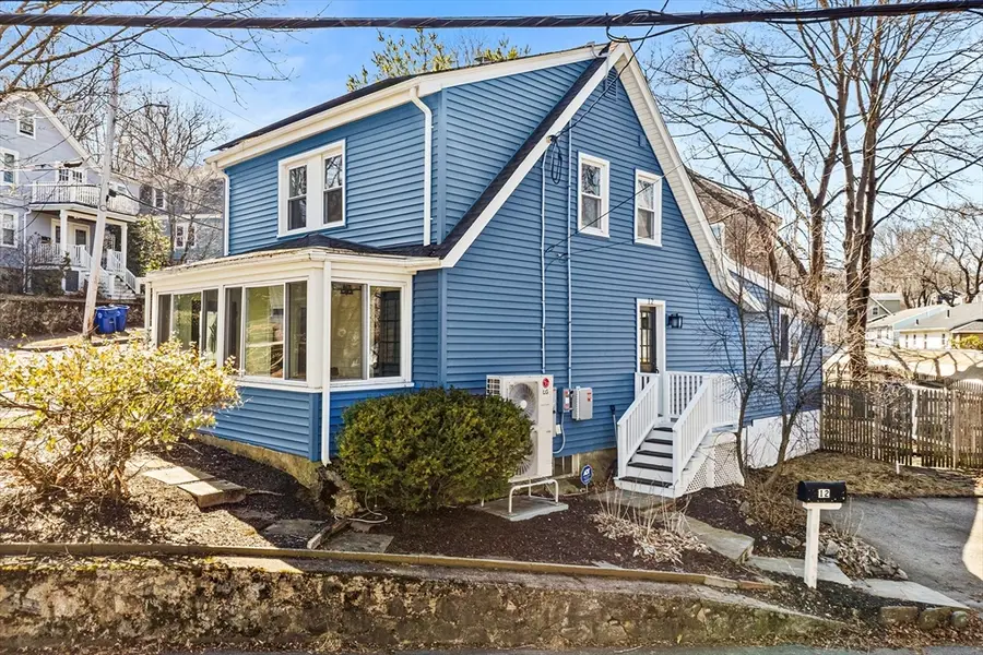 12 Arnold St, Arlington, MA 02476 - #2