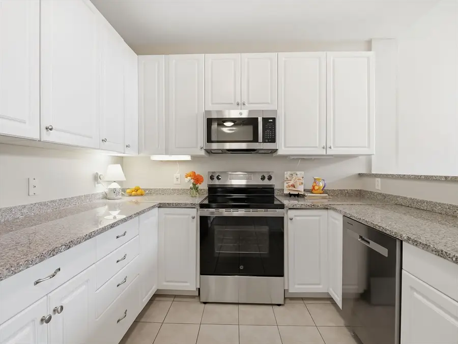 2 Harvest Dr #308, North Andover, MA 01845 - #2