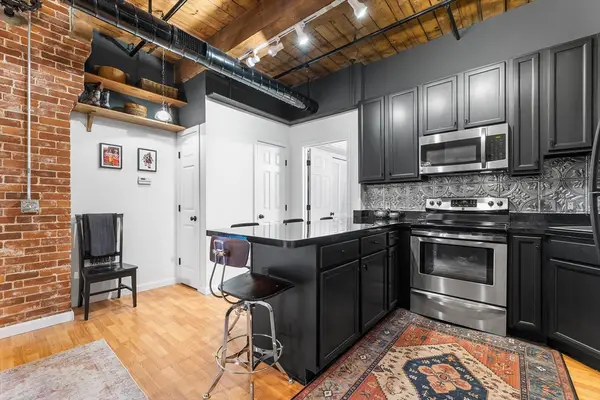 540 Main St #303, Clinton, MA 01510